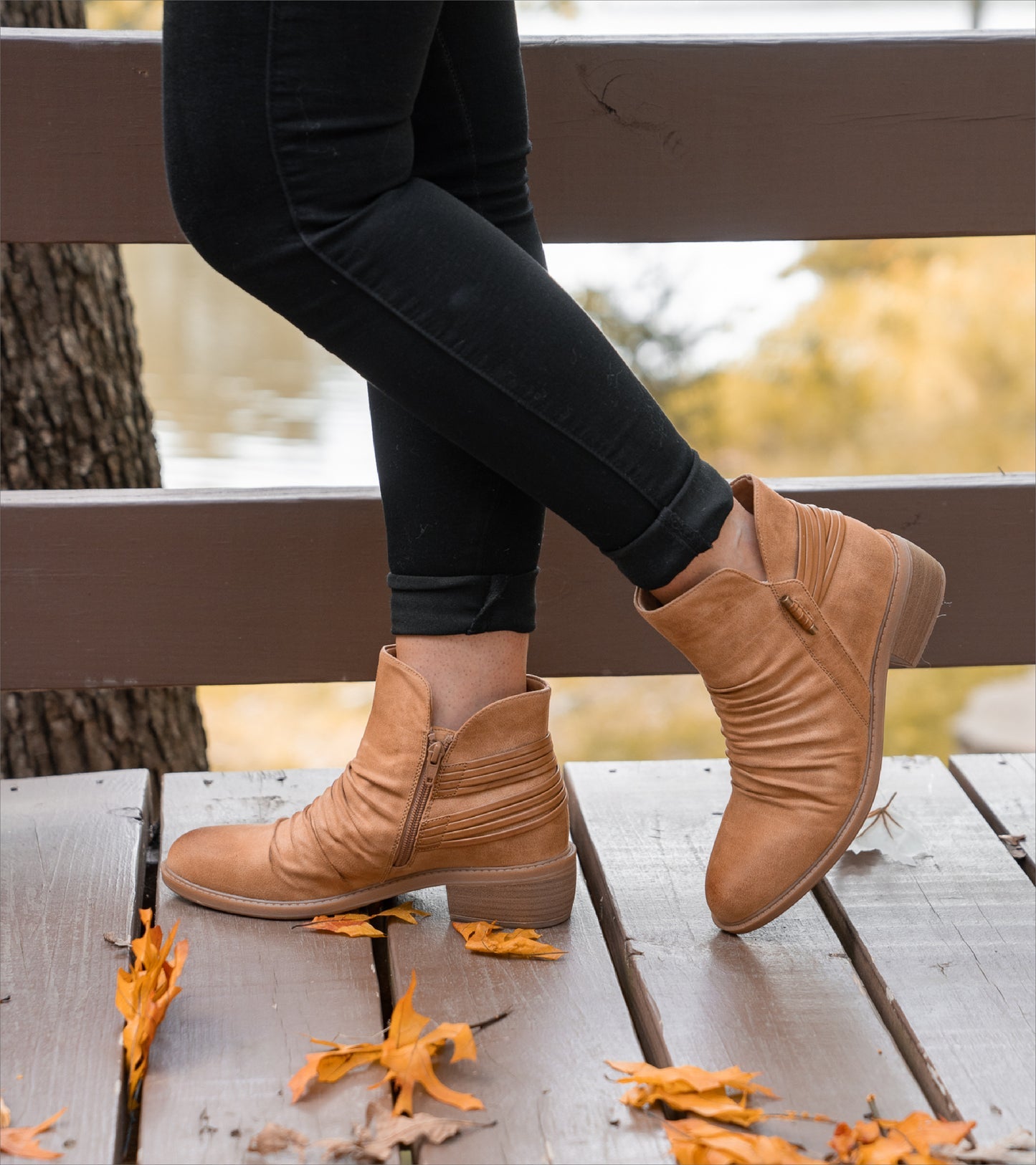 Sazzie Bootie Sand - Women