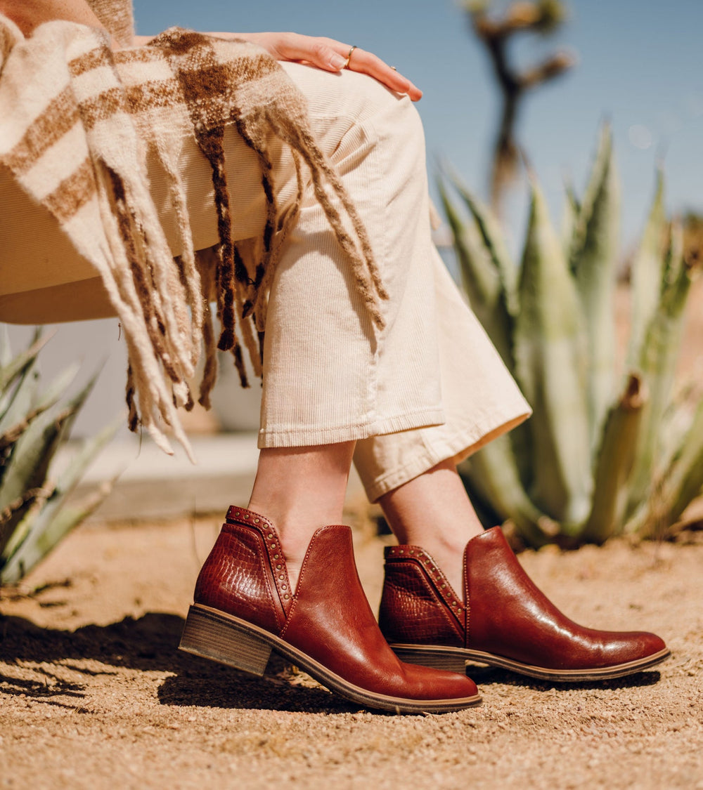 Avril Ankle Bootie Mahogany - Women