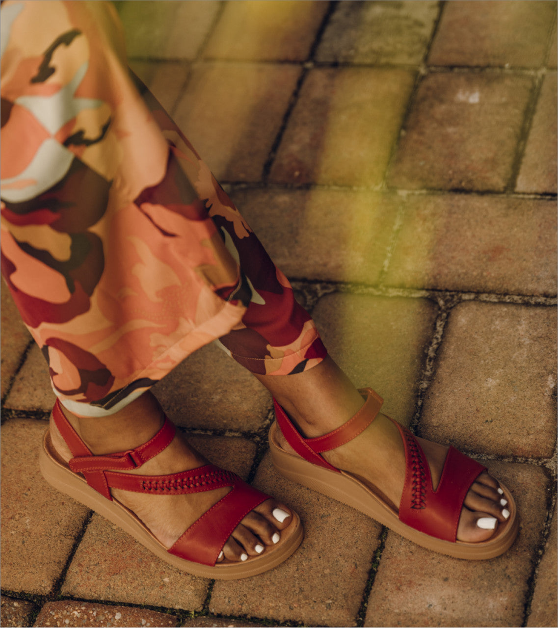 Frolick Wedge Sandal Cherry Red - Women